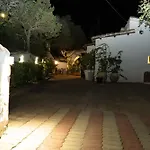 Esclusiva Con Piscina E Parco Privato Da 1200 Mq Cinque Minuti A Piedi Dalle Spiagge Di