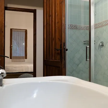 Esclusiva Con Piscina E Parco Privato Da 1200 Mq Cinque Minuti A Piedi Dalle Spiagge Di * Torre delle Stelle