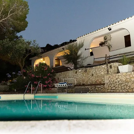 Esclusiva Con Piscina E Parco Privato Da 1200 Mq Cinque Minuti A Piedi Dalle Spiagge Di Βίλα Torre delle Stelle